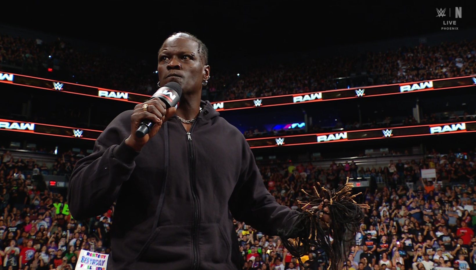 Ron Killings Cuts Hair on Raw